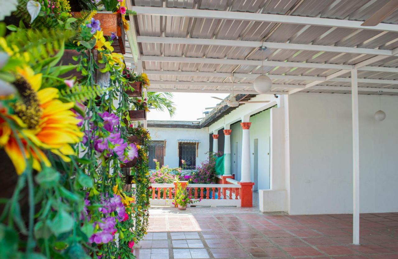Hostal Maranatha Santa Marta  Exteriör bild